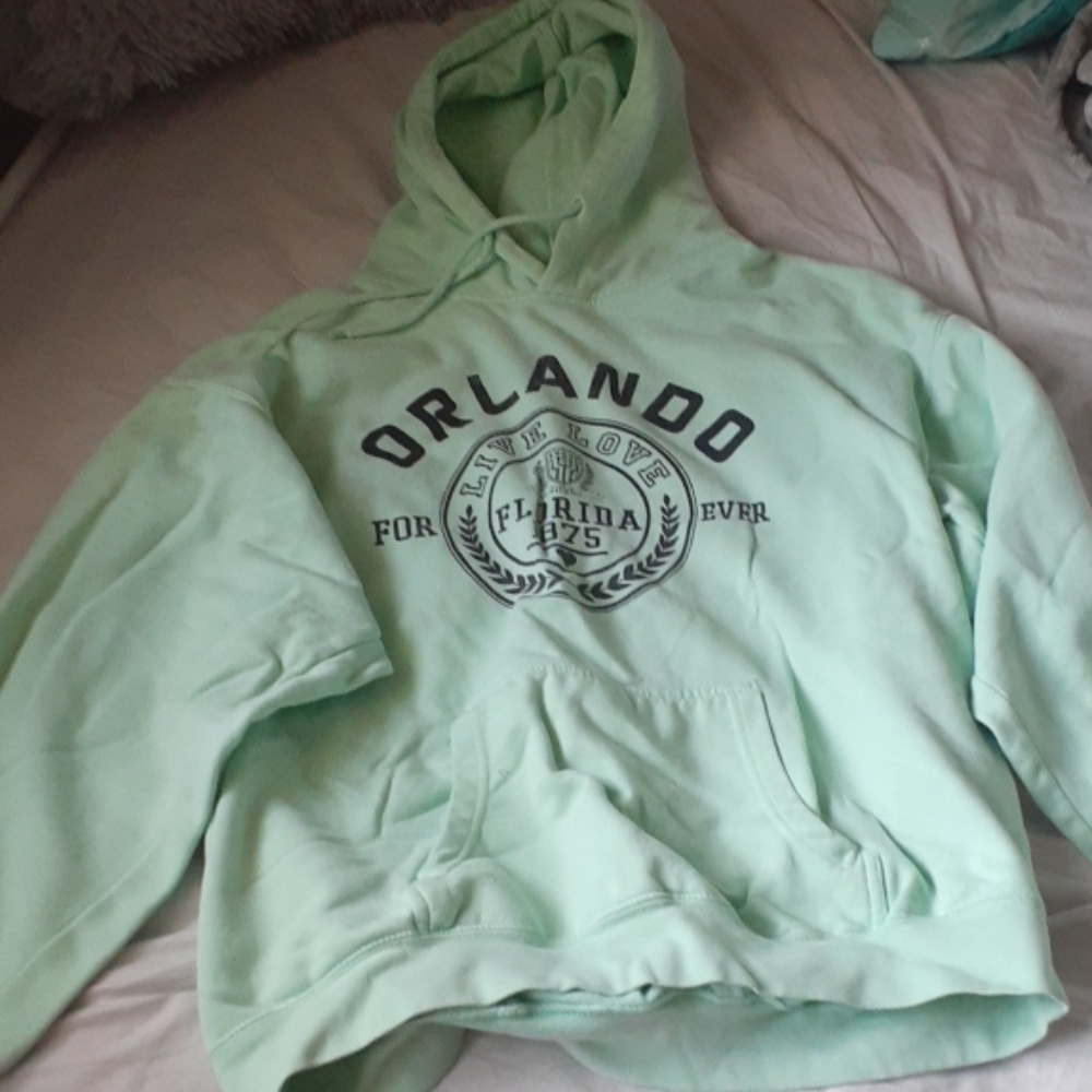 Sweatshirt